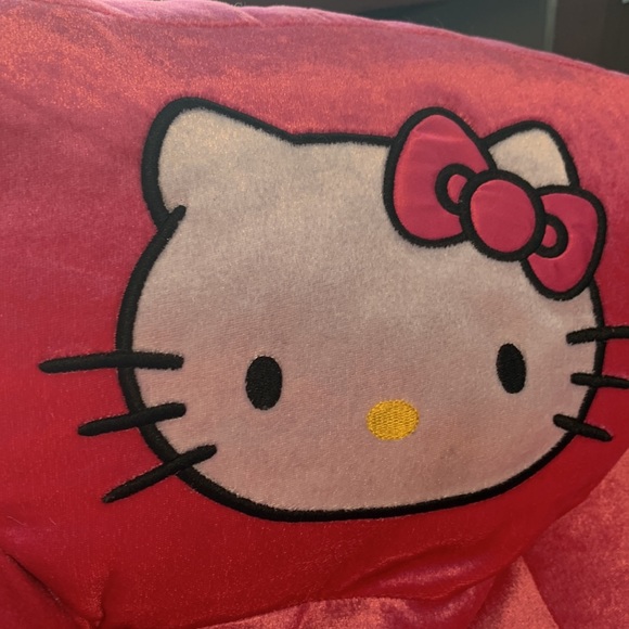 Build a Bear Workshop - Hello Kitty Velour chair - Picture 4 of 5
